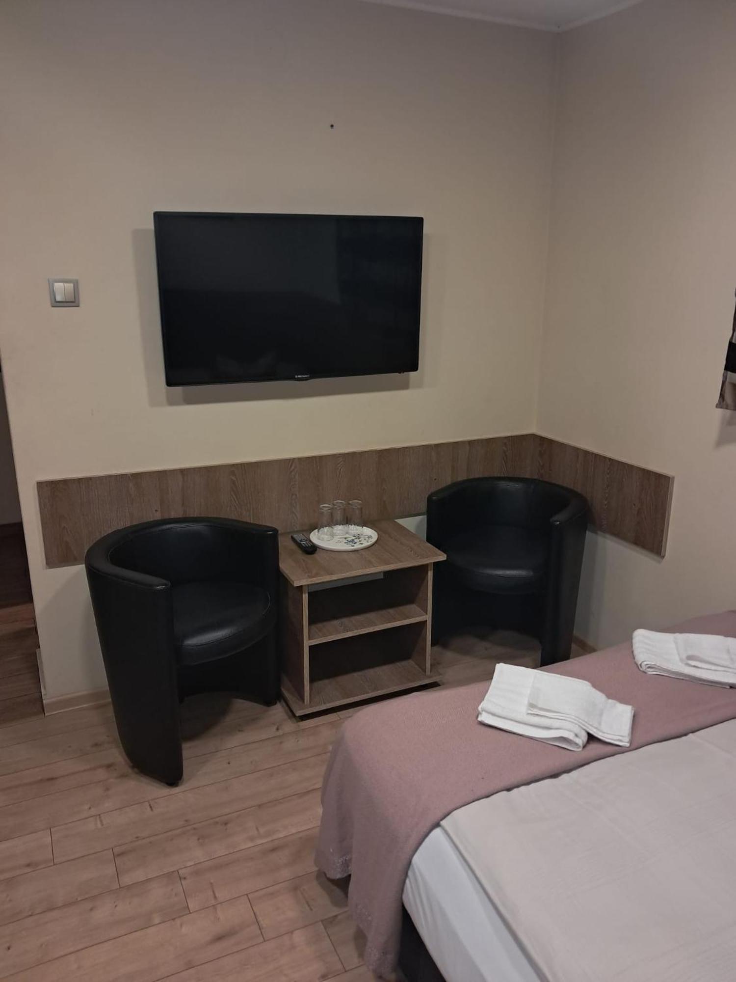 Pensiunea Cupidon Tîrgu Secuiesc Buitenkant foto